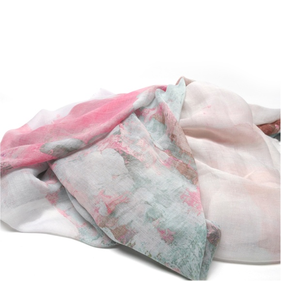 RUDSAK Large Rectangular Fringed Scarf Abstract Floral Motif 102" x 72" - Picture 3 of 9